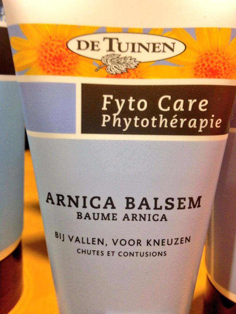Seldomrich's tweet photo. Creme:bij vallen voor "kneuzen" toch handig #detuinen http://t.co/nUfnAztYKP