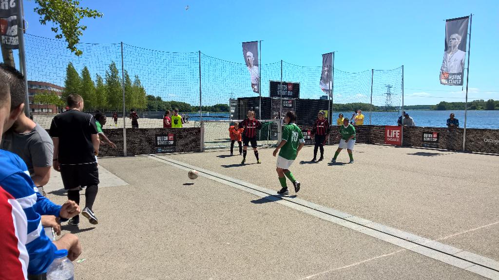 CSleurink's tweet photo. #dutchstreetcup Almere prachtig voetbal. http://t.co/lmCbZDaDax