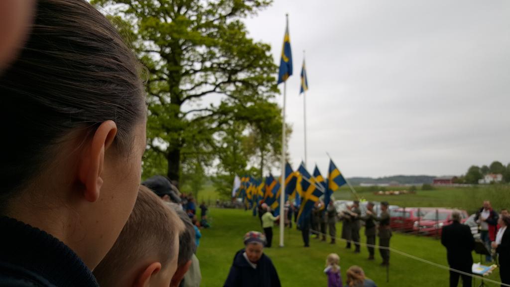 ModeratErik's tweet photo. Firar nationaldagen i Prästalund förstås. http://t.co/MV6SmCQCWT
