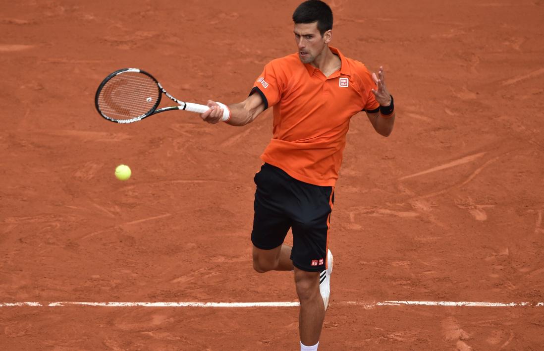BFMTV's tweet photo. Roland-Garros - Djokovic bat Murray (6-3, 6-3, 5-7, 5-7, 6-1) et rejoint Wawrinka en finale http://t.co/vJ7H4ExG37 http://t.co/TxhLhReR5t