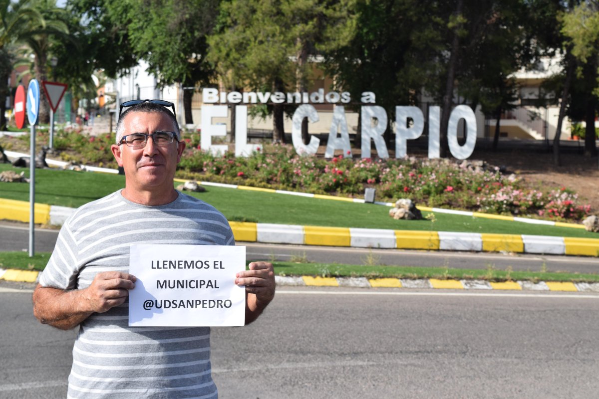 CobosManolo's tweet photo. Salimos desde El Carpio (Córdoba) para animar mañana a la @UdSanPedro! #LlenemosElMunicipal http://t.co/7FVR0HhhWR