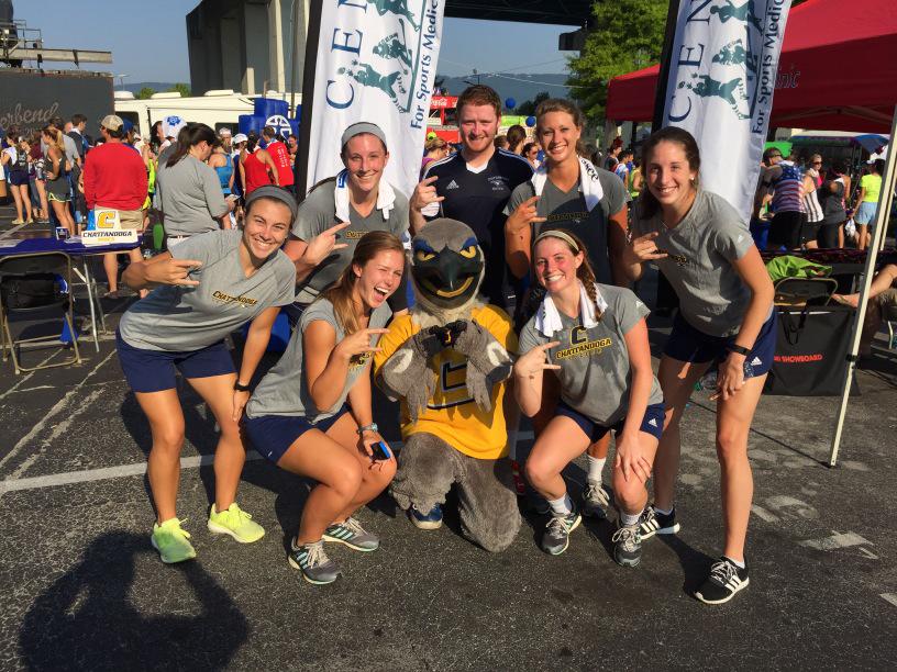 GoMocsSoccer's tweet photo. Out at the riverbend festival 10k this morning!! #GoMocs #ProudtobeaMoc #Buildingalegacyofsuccess http://t.co/vzky09fntR