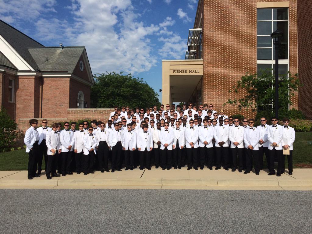 StPaulsSchoolMD's tweet photo. Congratulations #SPClass2015 #WeAreSP #shadeson http://t.co/JtYZoryuOq