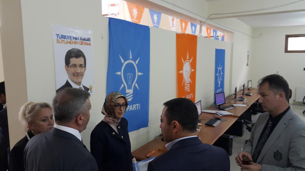 selvacam's tweet photo. @skmaltindag de @akaltindag ilce bsknmz  ile birlikte yarin yapilacak seçim hakkinda strateji toplantisi yaptik http://t.co/6jJon2ivpz