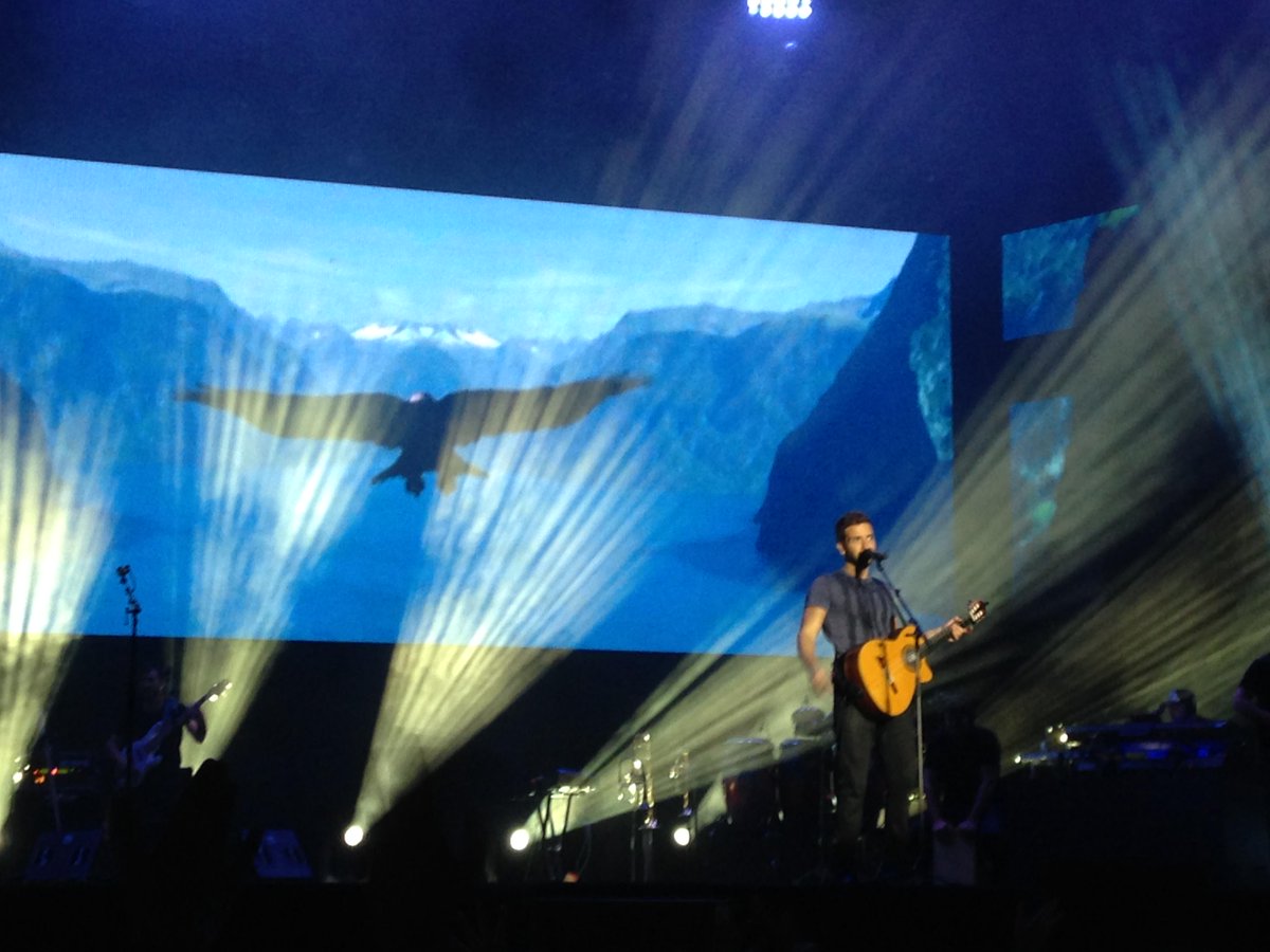 Francesca_CP's tweet photo. Tu voz cala mi piel.. gracias @pabloalboran #TourTerralMalaga http://t.co/9NFQ9rL6SL