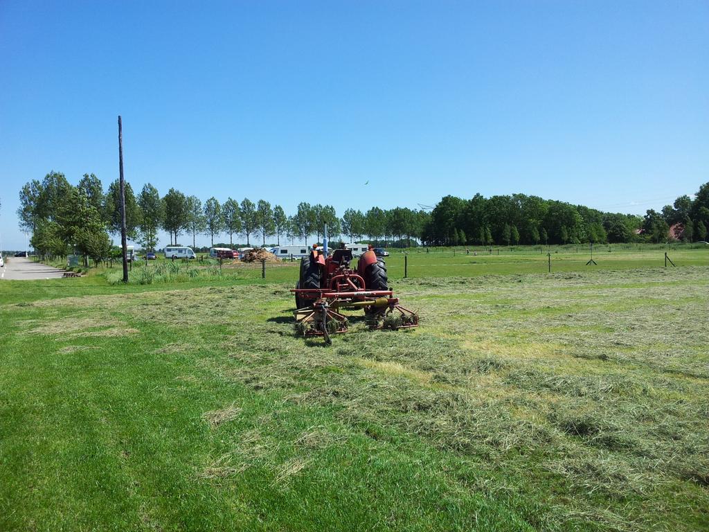 Opdnakker's tweet photo. Prachtige @UitjeTent dag volop #activiteiten http://t.co/Yb90DLeVdt