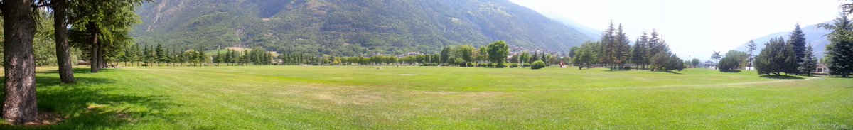 giographico's tweet photo. Ci dovevo prima a studiare! XP (@ Area Verde di Pollein in AOSTA) http://t.co/VviP42beda http://t.co/ZYhmiIo6Xz