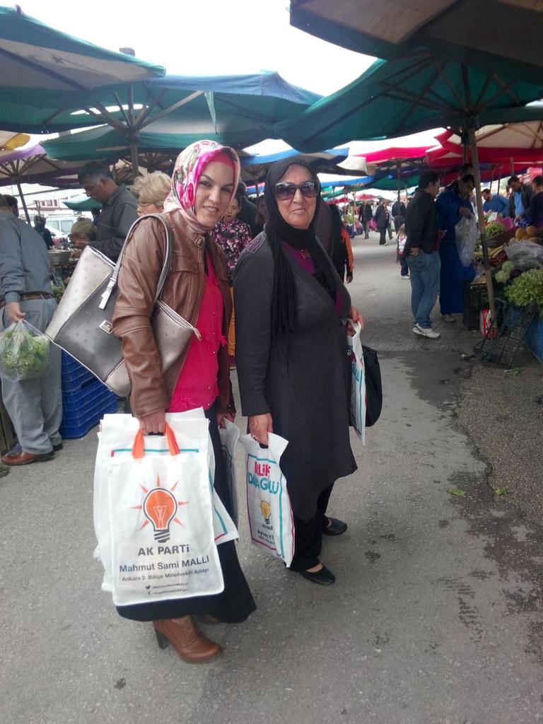 akaltndagkadnko's tweet photo. İskitler semti pazarında alan çalışmasındayız...#MilletGeliyor #İkinciYarıBaslıyor http://t.co/U6OzCdBH8L