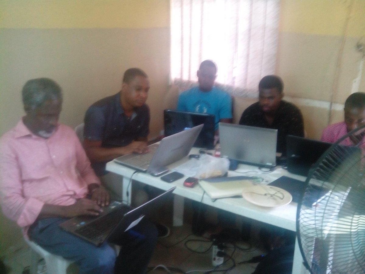 goSiscomedia's tweet image. Our #mobilewebsite #apptraining class day5 startd 3hours ago.Focus of 2days class was cinema Mobile app. Here's pixs