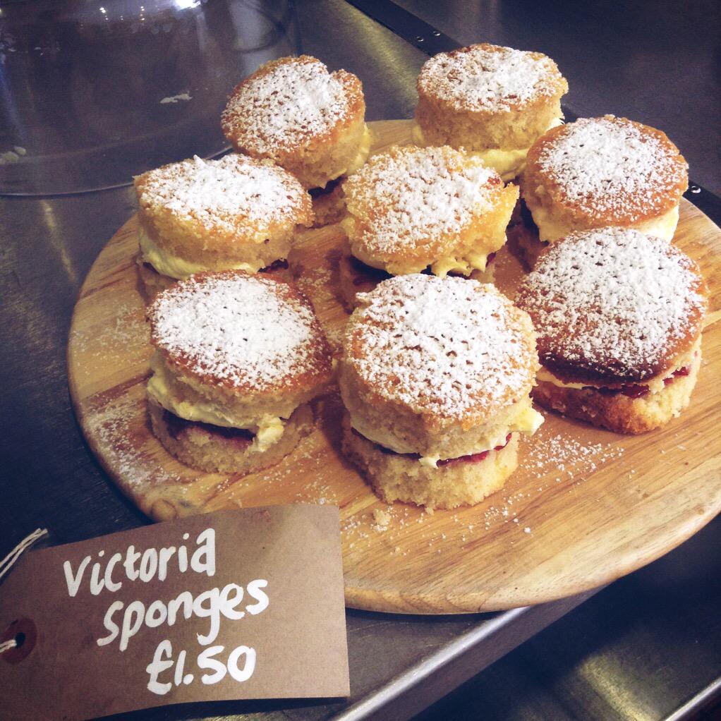 cafexpresso38's tweet photo. Our super cute, mini Victoria sponge cakes are just £1.50 a piece, the perfect sweet treat to keep you going! http://t.co/9Eer9Gu0Ar