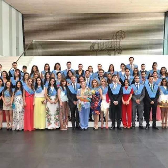 GemaAvalos25's tweet photo. Hace un año acababa una etapa rodeada de grandes personas 😍😍 #maestros #2010-2014 #amigos/familia #seosechademenos 😘😘 http://t.co/JBOMkQ8aHv