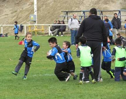 Calafaterc's tweet photo. En Calafate Rugby Club hay un equipo que te espera y amigos para compartir bellos momentos! http://t.co/y4uvOgbAmj