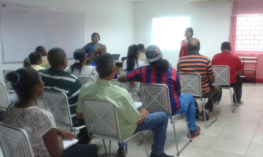 OPCPLAZA's tweet photo. Taller de Funcionamiento Orgánico de los Consejos Comunales en el INCE Ciudad Fajardo http://t.co/VVMCncnnYa