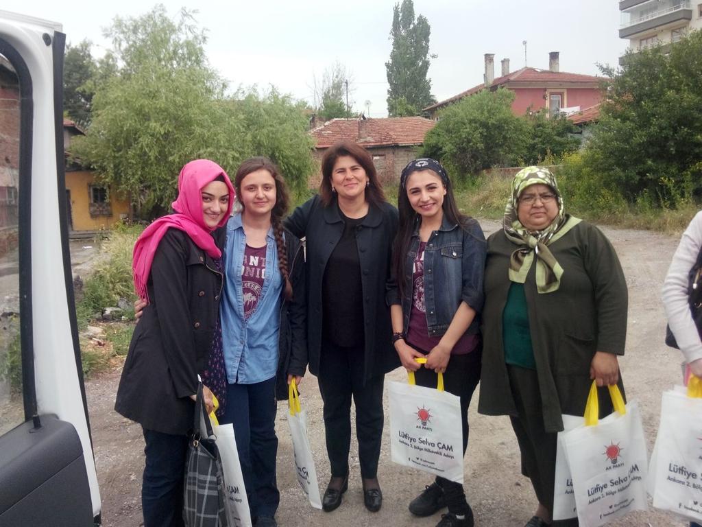 akaltndagkadnko's tweet photo. Ilk defa oy kullanacak gençlerimiz K.K BAŞK.@BilginSatar a dua ile tam destek verdiler.#İlkOyumİlkHeyecan http://t.co/KQxUZoszb2