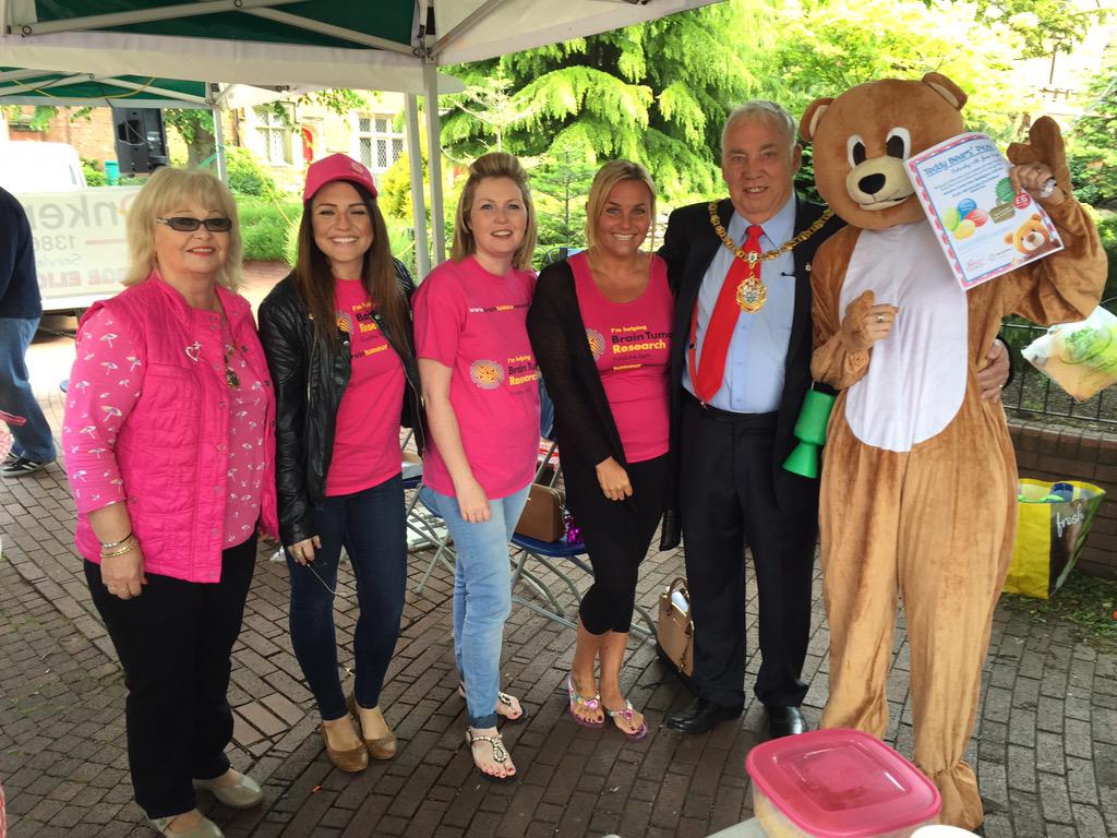 MaggiesMemory's tweet image. Lovely day in Bedworth with @ankerradio hopefully lots of money raised!!