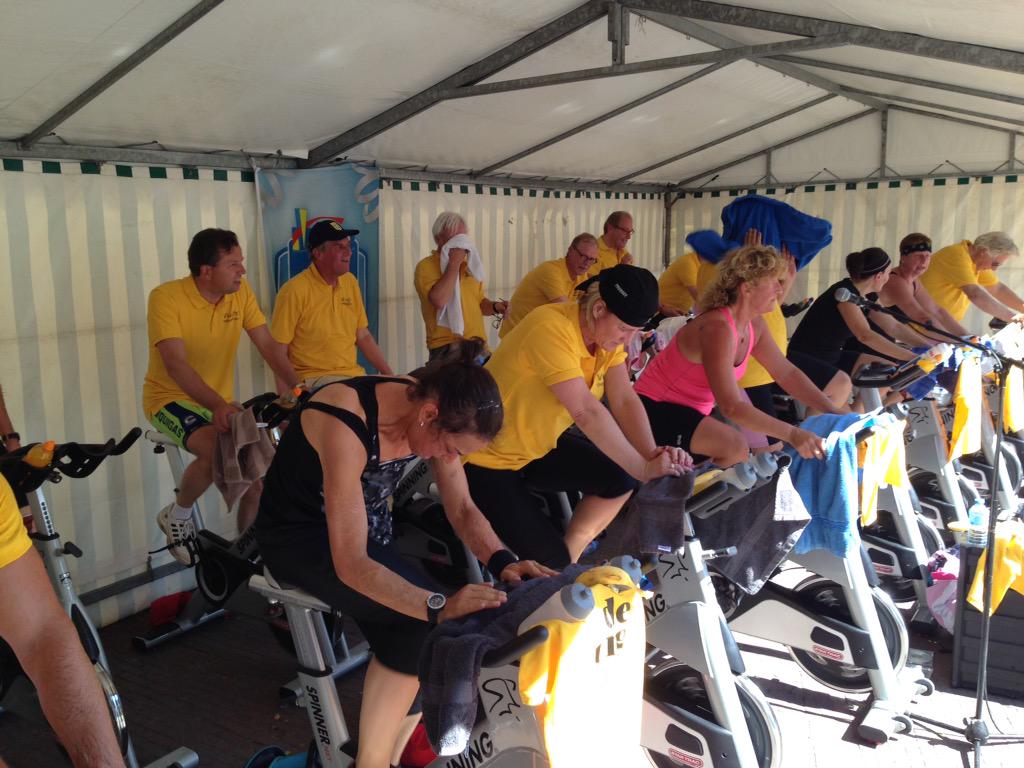 KiwanisVught's tweet photo. In #vught spinnen voor een goed doel. http://t.co/glVL6MzFsE
