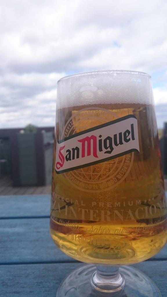 practicalfly's tweet image. Pint with the Mrs, chill time