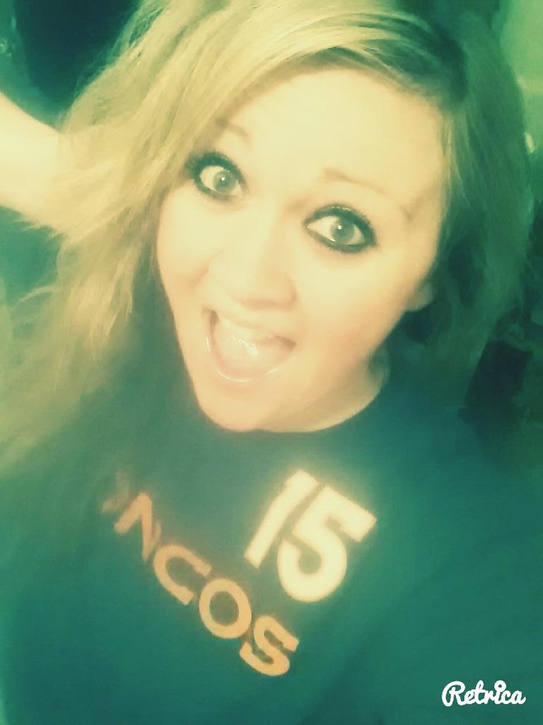 smelkins83's tweet photo. Sporting you're old number ! Now I need you're new one.  😁💞@TimTebow http://t.co/naaYAS11e1