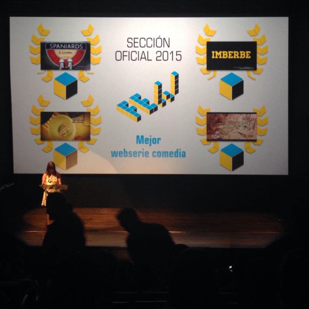 El premio a mejor comedia para @LaSuperCafetera lo ha presentado <a href="/ponsipons/">Amanda Pons</a> #FEW2