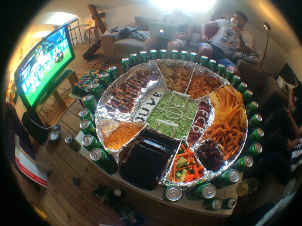 Danish_TV's tweet photo. Food Stadium CL Final ⚽️

#ThatCallsForACarlsberg #cldk #ChampionsLeagueFinal @carlsberg @UEFA @UEFAcom http://t.co/DZ6s914jr3