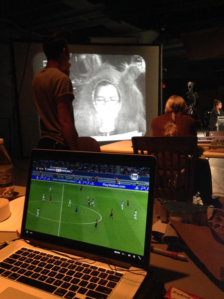 BuildersAssoc's tweet photo. Multi tasking #elementsofoz #ChampionsLeagueFinal http://t.co/Lz02kHiwK2