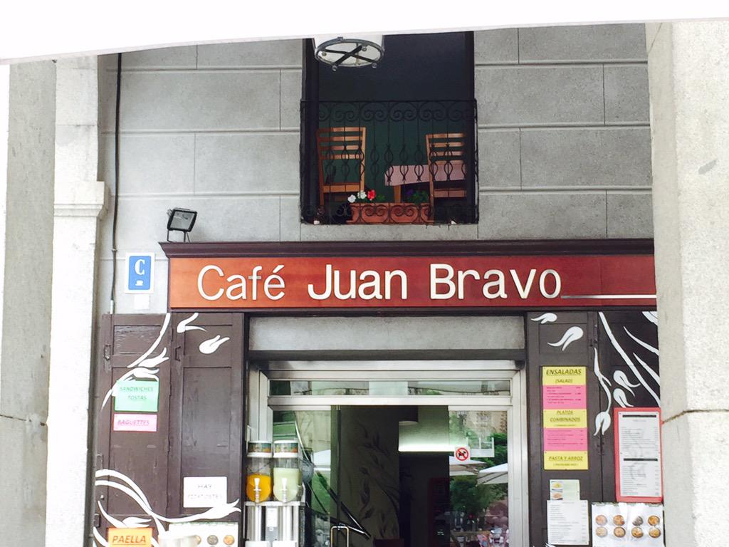 rmelmun's tweet photo. A la salud de @juandebravo , además en Segovia http://t.co/pspafDAfTQ