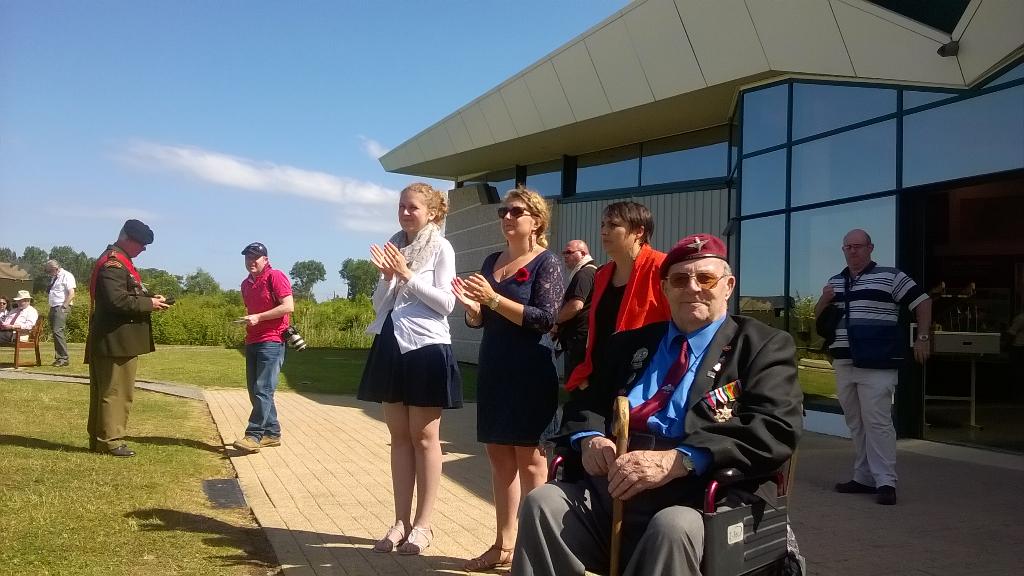 DDaystripes's tweet image. #DDAY veteran, Fred Milward, paratrooper and a gentleman. Picture taken today at #Pegasus Museum in #Normandy