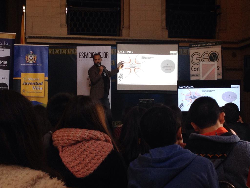 EspacioMejor's tweet photo. Primera Jornada Centros de Alumnos V Región! Felicitaciones a la Directora Ejecutiva y al equipo organizador! 👏👌 http://t.co/Lijr9SU0AJ