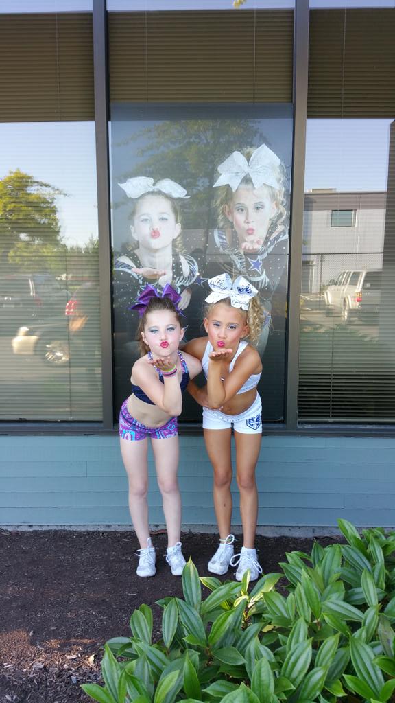 DeanaMWalker's tweet image. @GoSouthGo @AaronBlank Day 2 #shinebright #rubycrew