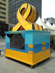 메르스때문에 걱정입니다.얼른 가라앉아서 더 이상피해가 없었으면 좋겠습니다.
또 메르스때문에 드는 걱정 중 하나는 많은 것들이 이에 묻힐까 하는 겁니다.지금도 광화문에서는 돌아오지 못한 사람들을 기다립니다(펌)