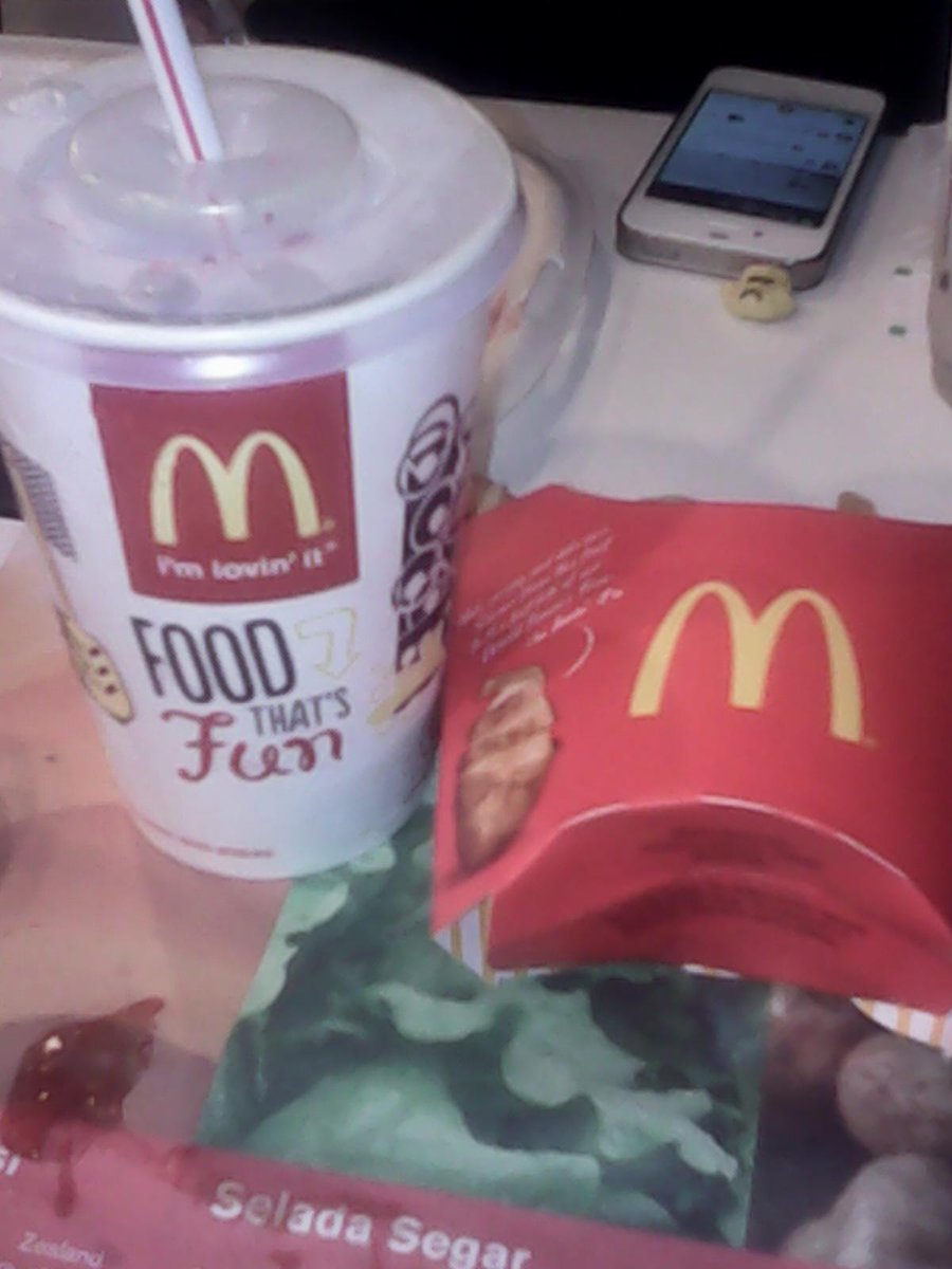 Isi perut dulu ahh sbelum nobar champion