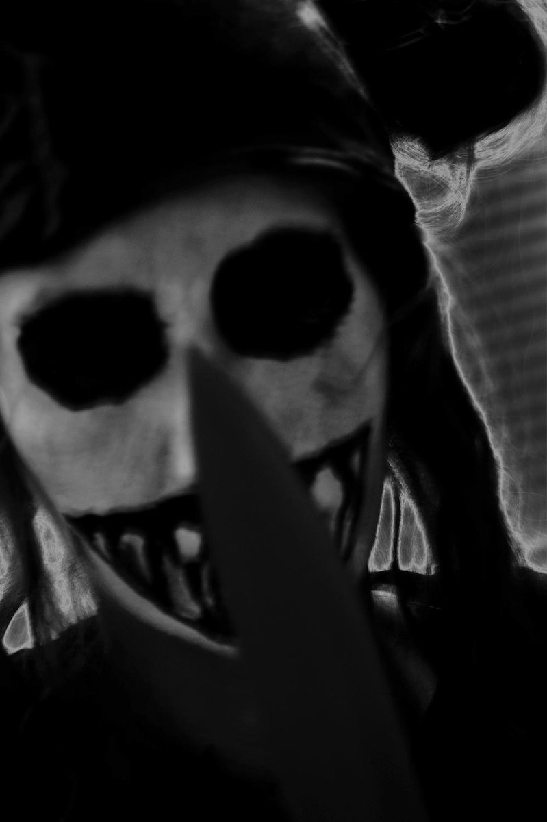 Top of the morn to all. Here is the pic of the day.#horror,#Portait,#crazyimage.