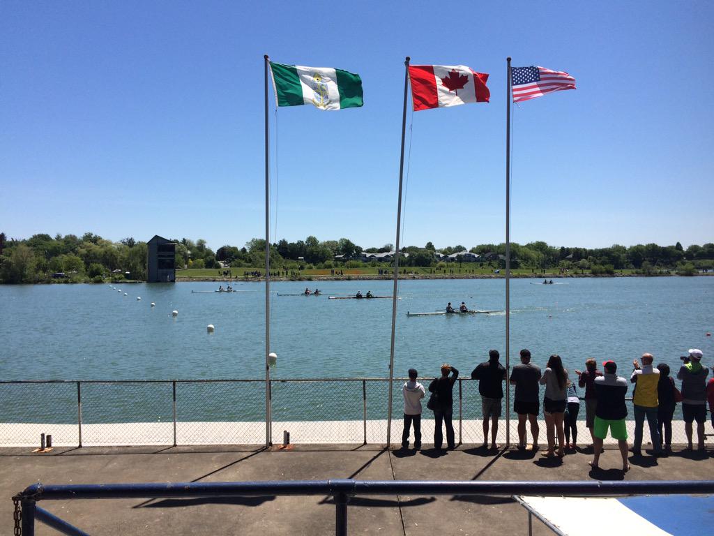 VikesRow's tweet photo. Future @uvicvikes racing at @rowCSSRA regatta! #headwinds #goodrowingalwaysworks http://t.co/5TuvMQiH3V