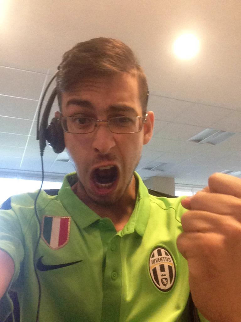MikeGiglio9's tweet photo. At work it doesnt matter @juventusfcen I'm ready. Finish just in time ! #dairagazzi http://t.co/iYa7xsXASk