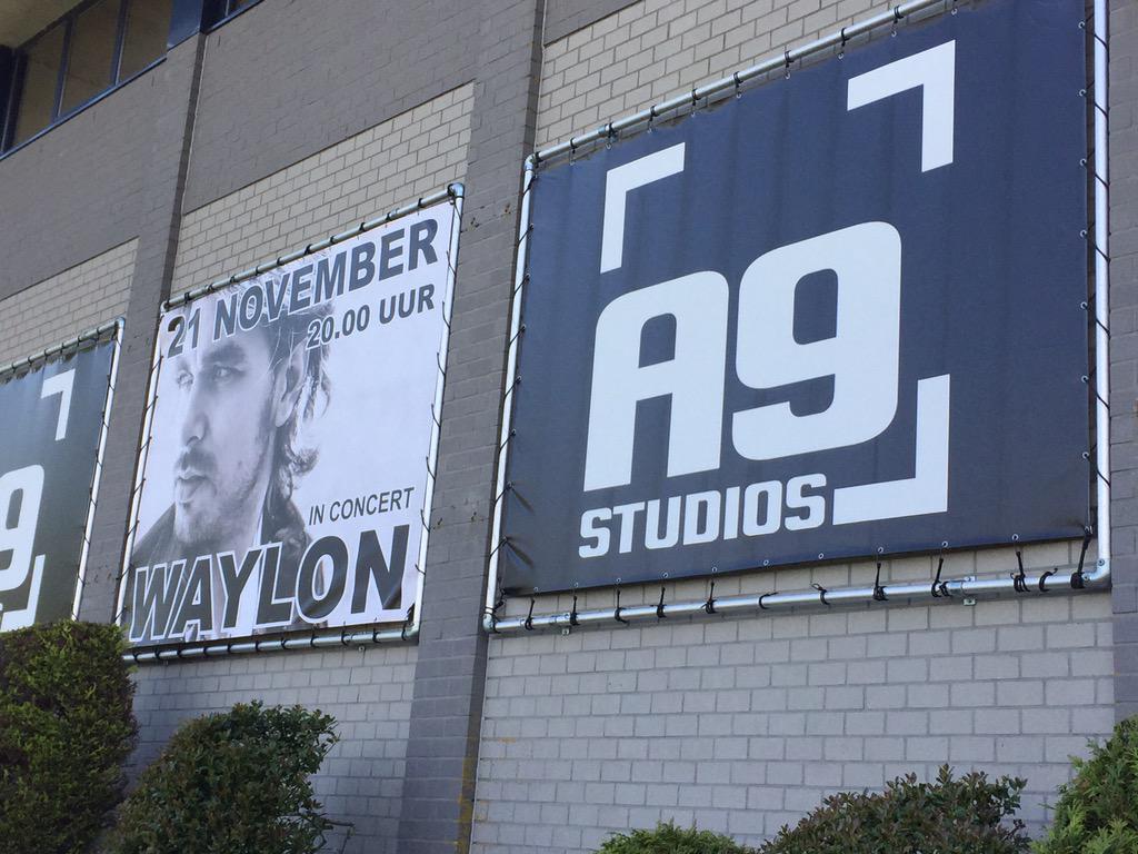 biancabeletter's tweet photo. Spandoek opgehangen @waylonline @a9studios  21 november! http://t.co/okaS4CpXzf