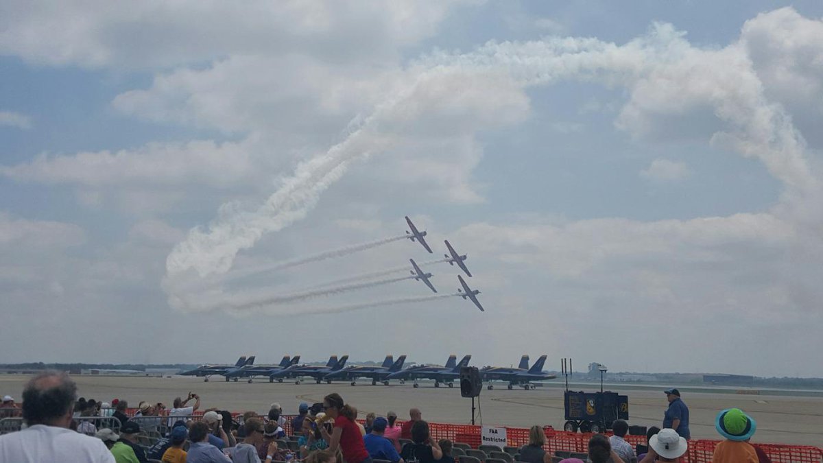 Aeroshell Diamond Formation with the Blue Angels on display.