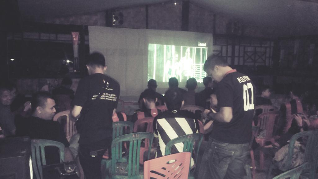 Udah pada gak sabar nih, mau nunggu kick off.