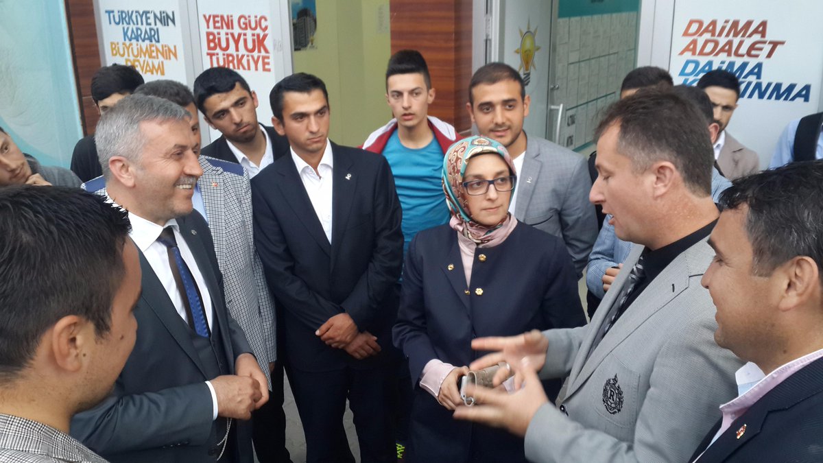 skmaltindag's tweet photo. Altındağ SKM Merkezimize Vekil Adayımız sy Lütfiye Selva ÇAM ve İlçe Başkanımız Ahmet KARACA gençlerimizler güzel an. http://t.co/5WZ5iuUhw3