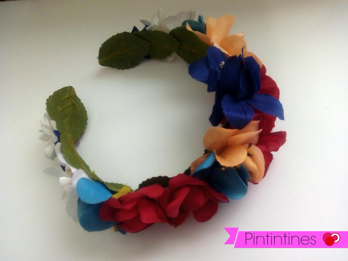 Pintintines's tweet photo. Flower, flower, flower #complementos #diadema #handmade #diseño #moda http://t.co/RzLWzEOClD