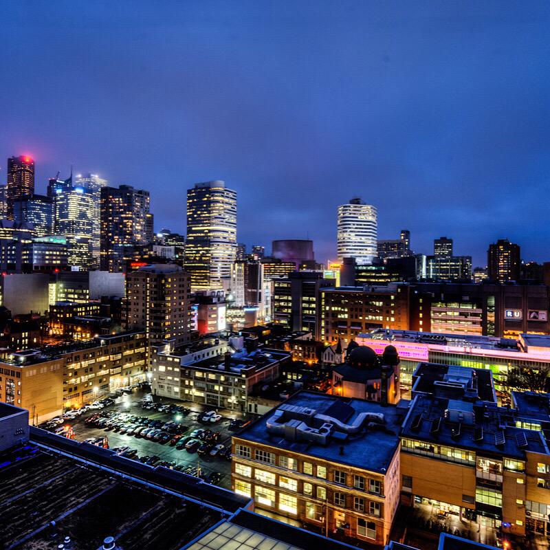 itsOneDay's tweet image. View of the city from Deadmau5's home in Toronto. #citylife #deadmau5 #nightlife #toronto #condo #view #edm #mau5