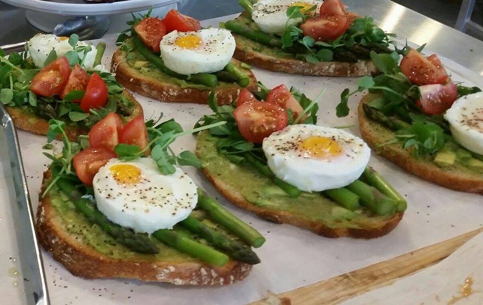 MagpiesPicnic's tweet photo. Every ingredient featured in this sandwich is locally grown with the exception of avocado.
Wonderfully @Fresh2home ! http://t.co/qM5MHc0dBE