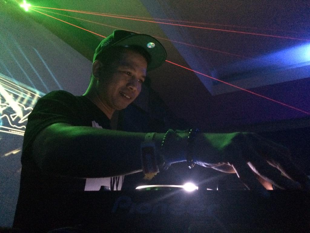 We have <a href="/RONIJONI/">RONIJONI</a> at BRAVE AREA #BreakinRave15 join us people!