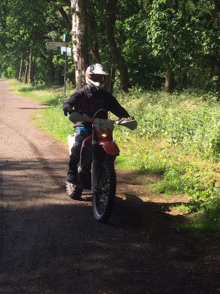 EnduroFreak300's tweet photo. #new #bike #gasgas #ec250 #lovemybike #enduro #grenzgaenger #grenzgänger #niceday #hot http://t.co/nfjkQC0nod