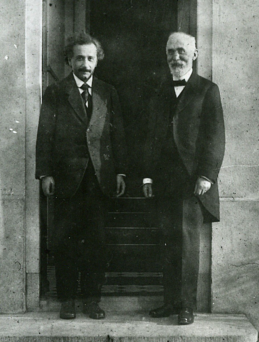 This is What Albert Einstein and Hendrik Antoon Lorentz Looked Like  in 1921 