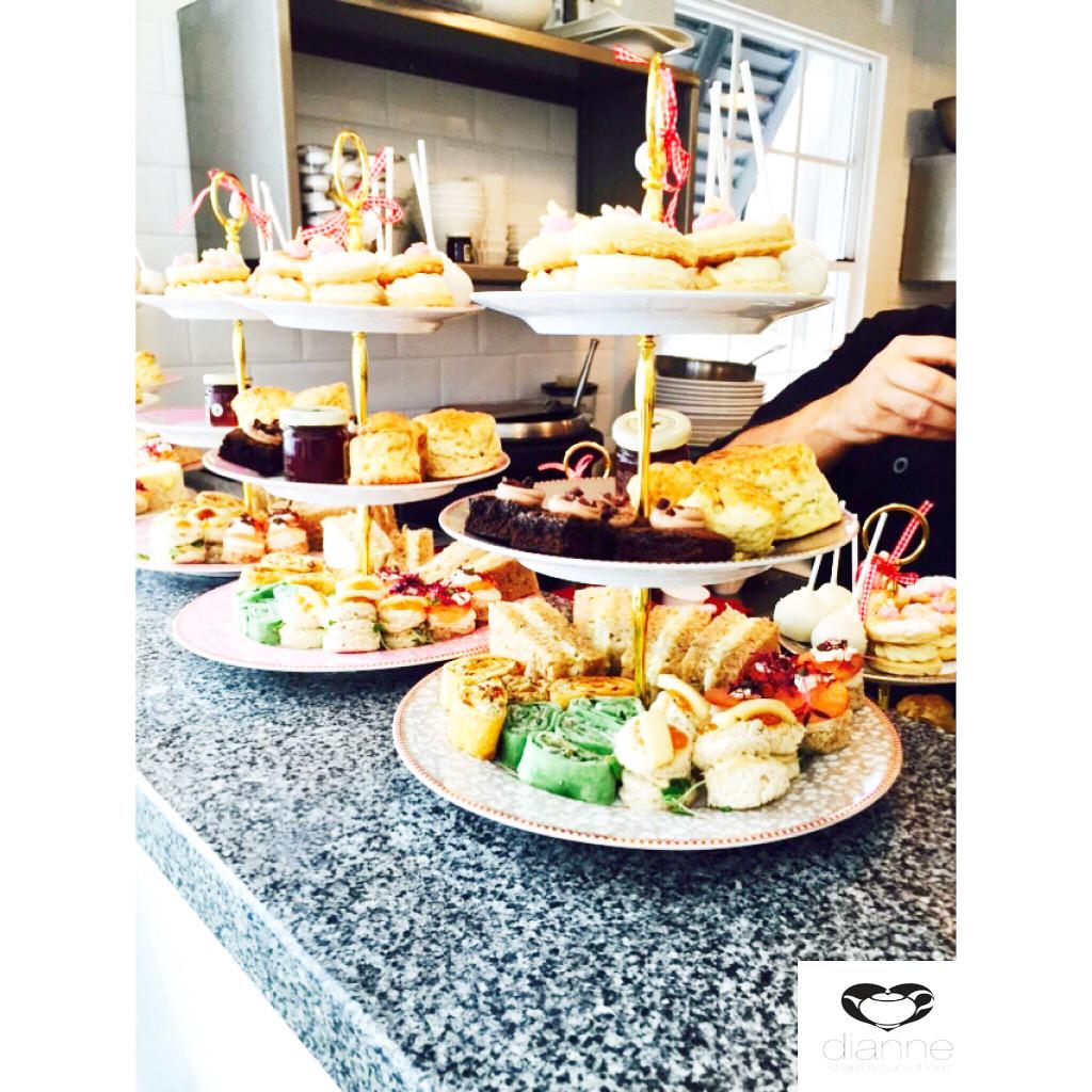 DiannesTeaShop's tweet image. Our afternoon tea 😀☕️🍴🍔🍰🍮 #diannes #divinitea #diannesteashop #awakening #awareness #shareacupoflove