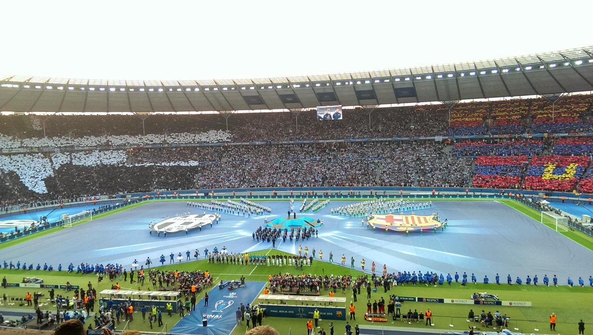 ChampionsLeague's tweet photo. The scene moments before kick-off. #UCLfinal http://t.co/r3GYT2MjYA
