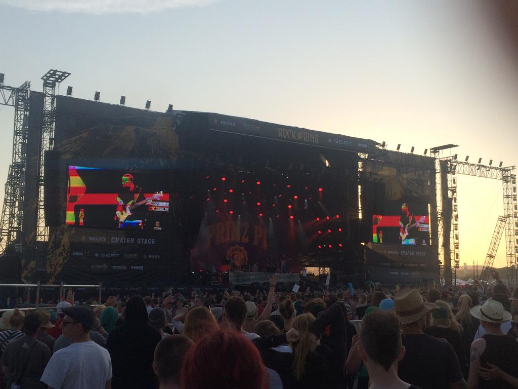 Der beste deutsche Rapper ist <a href="/rockamring/">Rock am Ring</a>. Schade, <a href="/prinzpi23/">Prinz Pi</a> parallel zu <a href="/Kraftklub/">KRAFTKLUB</a>. #rar #planung #schickistanders