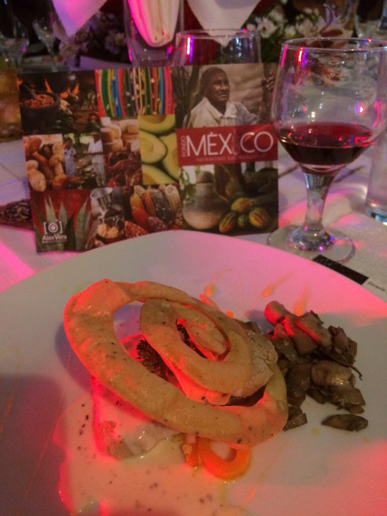 Irad_Santacruz's tweet photo. Durante el #MenuTematico de maridaje estuvimos presentes con @SlowFoodTlax @SlowFoodMex @XpoRestaurantes @fondoMPG http://t.co/aBfYYuAyu9