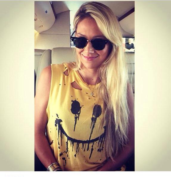 It\s 12 here!
HAPPY BIRTHDAY ANNA KOURNIKOVA MY QUEEN !!! 
