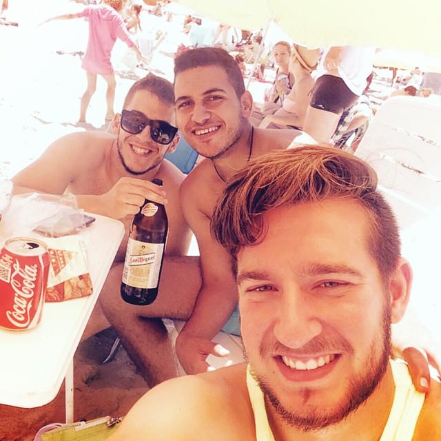 ayub_karim's tweet photo. @Rubio159 @alexiito93  :)) #beach http://t.co/L4tkwBM7Fz